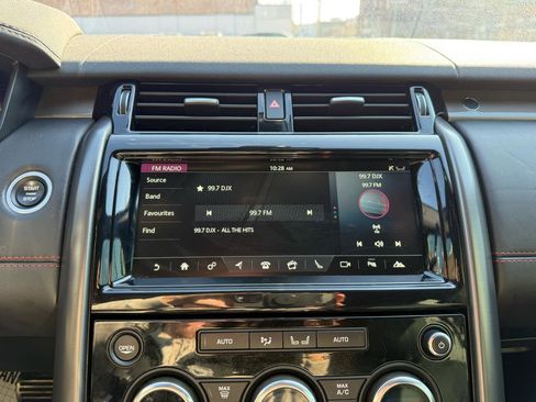 Used 2018 Land Rover Discovery HSE Luxury image 11