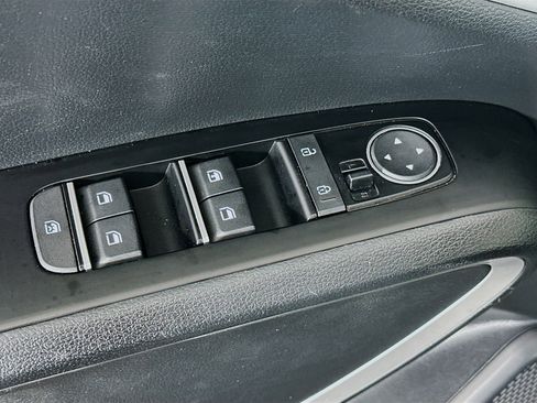 Used 2025 Kia Soul LX w/ LX Technology Package image 15