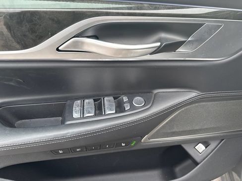 Used 2022 BMW 750i xDrive w/ Executive Package AWD/4WD image 8