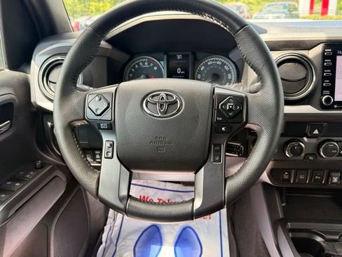 Used 2021 Toyota Tacoma TRD Sport w/ Technology Package AWD/4WD image 26