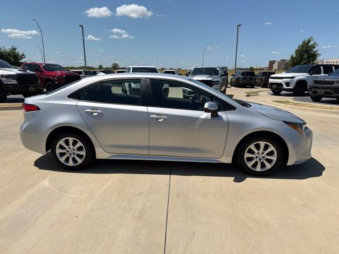 Used 2024 Toyota Corolla LE FWD image 6