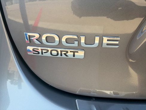 Used 2022 Nissan Rogue Sport SL w/ Premium Package FWD image 32