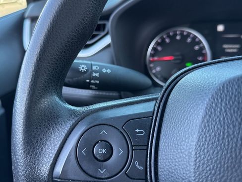 Used 2022 Toyota RAV4 XLE image 15