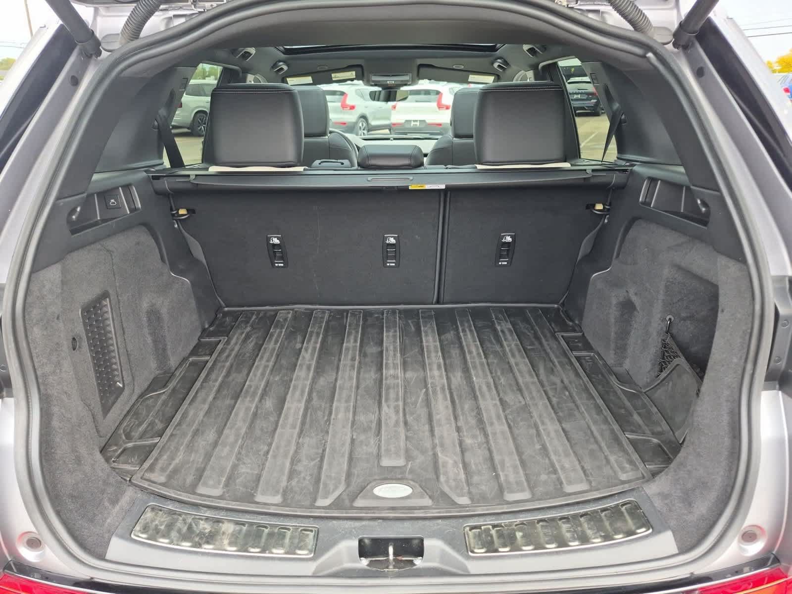 Certified 2023 Land Rover Discovery Sport SE R-Dynamic AWD/4WD image 36