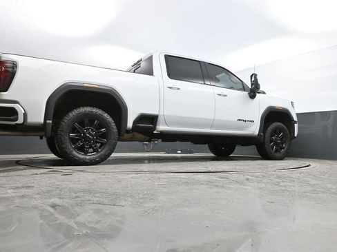 Used 2024 GMC Sierra 2500 AT4 w/ AT4 Premium Plus Package image 39