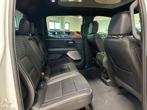 Used 2025 GMC Sierra EV Denali AWD/4WD image 39