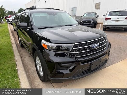 Used 2020 Ford Explorer XLT RWD image 3