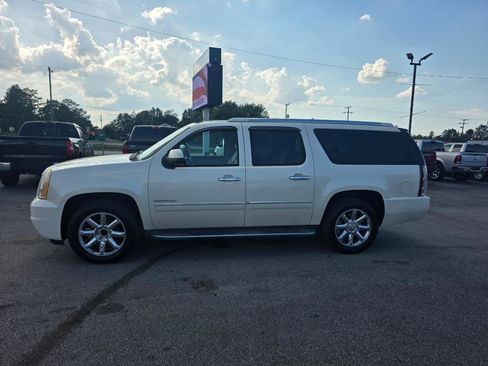 Used 2012 GMC Yukon XL Denali RWD image 2