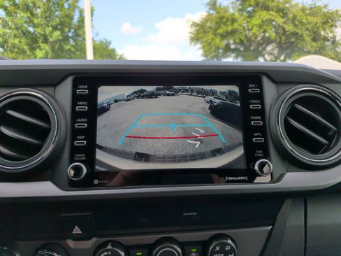 Used 2020 Toyota Tacoma TRD Off-Road w/ Technology Package AWD/4WD image 19