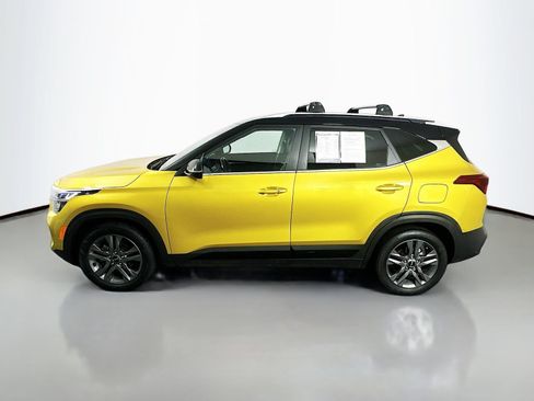 Used 2023 Kia Seltos S w/ Navigation Package FWD image 4