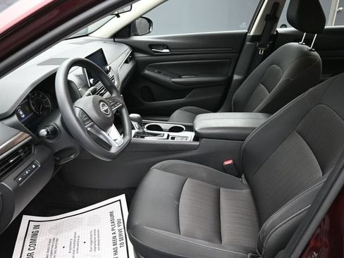 Used 2024 Nissan Altima 2.5 SV AWD/4WD image 11