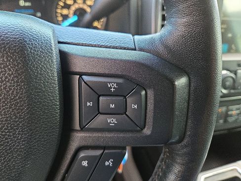 Used 2018 Ford F150 XLT w/ Equipment Group 302A Luxury AWD/4WD image 18
