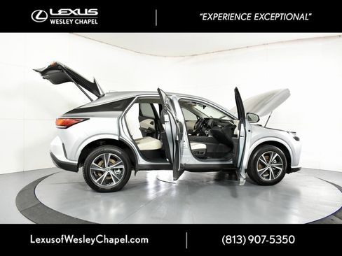 Used 2024 Lexus RX 350 FWD w/ Technology Package image 17