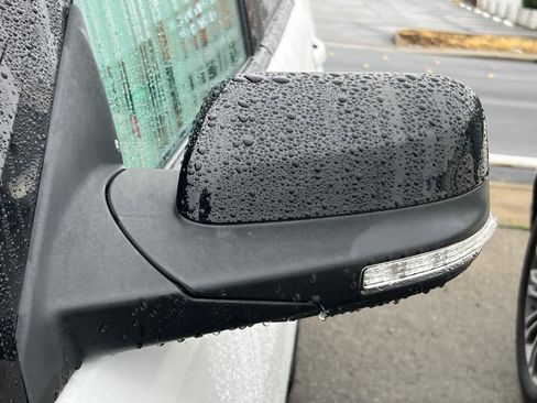 Used 2017 Ford Explorer XLT w/ Equipment Group 201A image 21