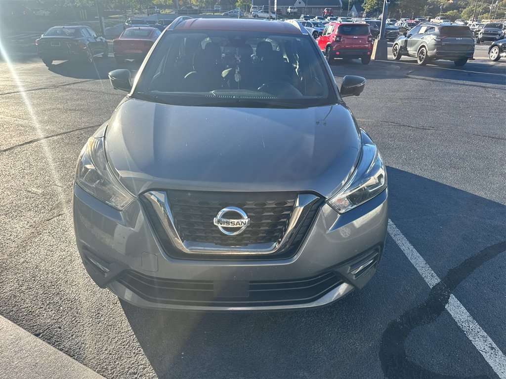 Used 2020 Nissan Kicks SR FWD image 2