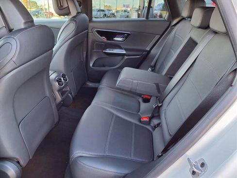 Used 2025 Mercedes-Benz GLC 300 image 18