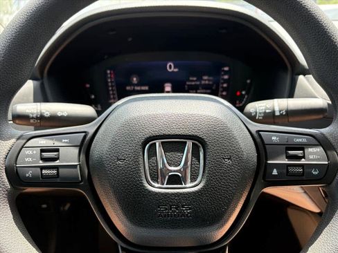 Used 2025 Honda Accord SE image 17