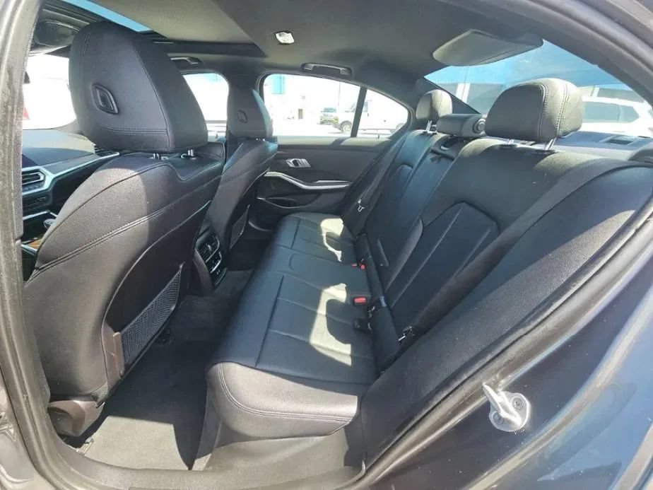 Used 2021 BMW 330i Sedan w/ Driving Assistance Package RWD image 11