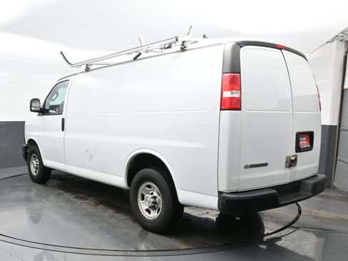 Used 2019 Chevrolet Express 3500 w/ Driver Convenience Package image 4