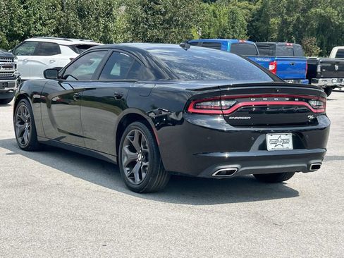 Used 2018 Dodge Charger R/T w/ Navigation & Travel Group RWD image 5
