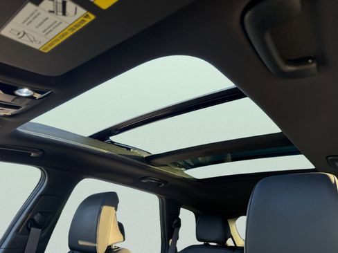 Used 2025 Kia Sportage X-Line image 18