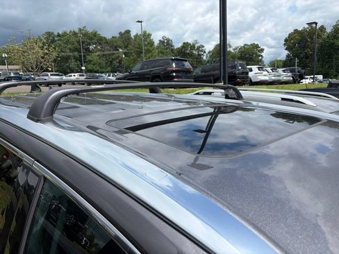 Used 2018 Toyota Highlander XLE AWD/4WD image 12