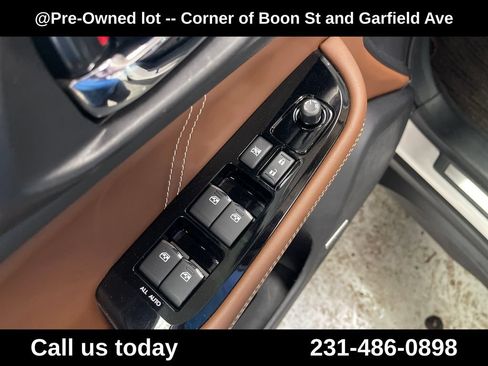 Used 2019 Subaru Outback 3.6R Touring w/ Popular Package #3A AWD/4WD image 16