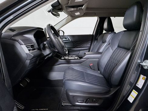 Used 2025 Mitsubishi Outlander SEL image 20