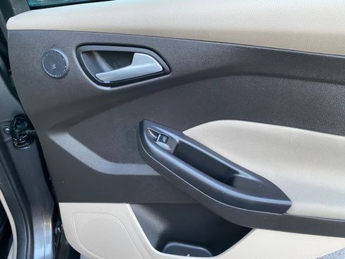 Used 2016 Ford Focus Electric Hatchback image 41