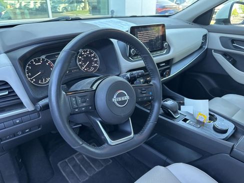 Used 2023 Nissan Rogue SV w/ SV Premium B Package AWD/4WD image 2