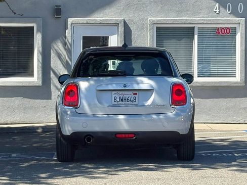 Used 2015 MINI Cooper 4-Door Hardtop image 6
