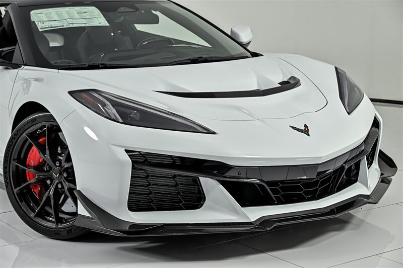 Used 2027 Chevrolet Corvette ZR1X AWD/4WD image 2