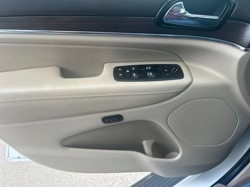 Used 2019 Jeep Grand Cherokee Overland AWD/4WD image 21