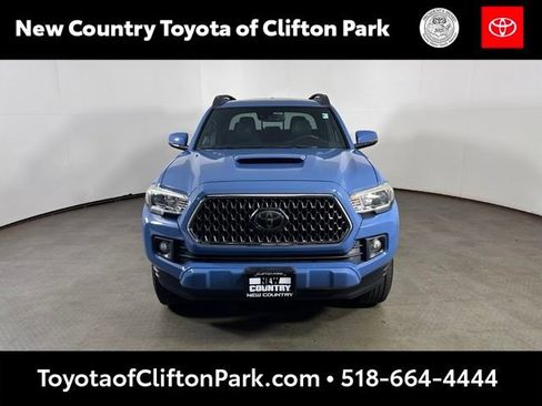 Used 2019 Toyota Tacoma TRD Sport AWD/4WD image 8