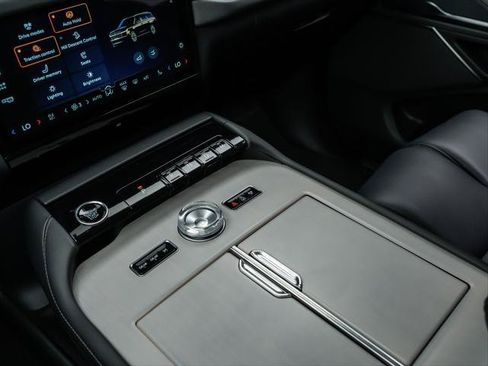 New 2026 Lincoln Navigator Premiere AWD/4WD image 27