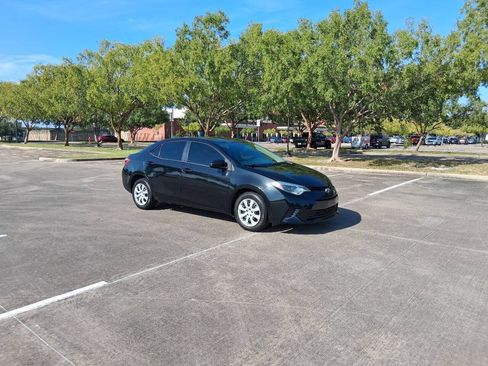 Used 2016 Toyota Corolla LE FWD image 8
