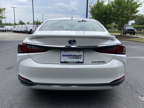 Used 2020 Lexus ES 300h w/ Premium Package FWD image 8
