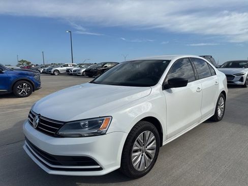 Used 2015 Volkswagen Jetta S image 7