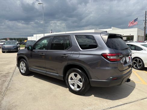 Used 2024 Honda Pilot LX image 6