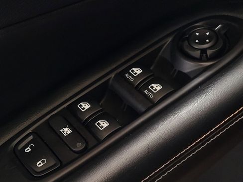 Used 2018 Jeep Compass Latitude w/ Popular Equipment Group FWD image 27