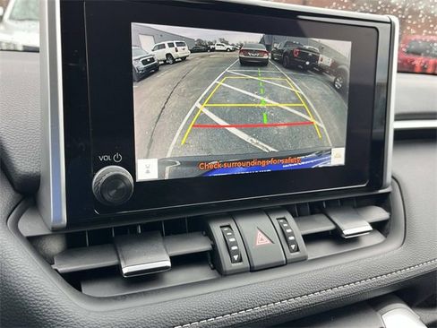 Used 2024 Toyota RAV4 XLE Premium image 38