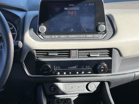 Used 2024 Nissan Rogue SV image 20