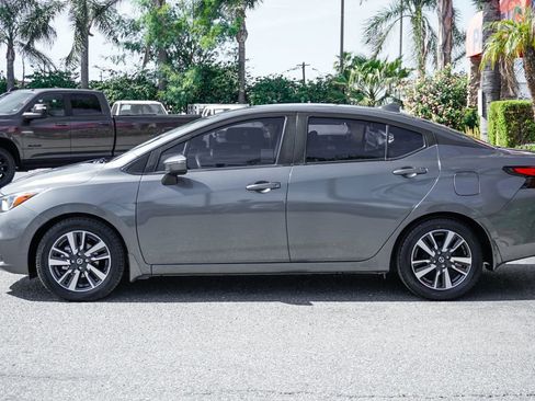 Used 2021 Nissan Versa SV image 5
