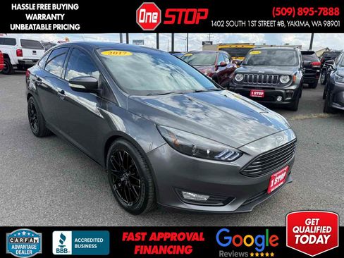 Used 2017 Ford Focus SE FWD image 1