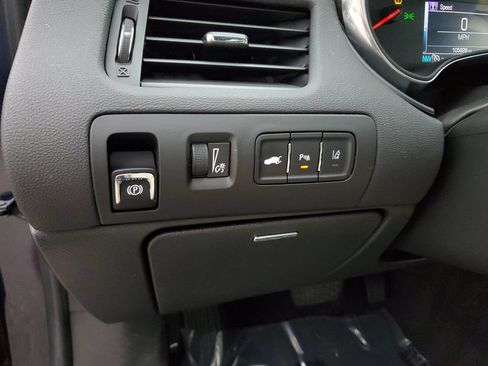 Used 2017 Chevrolet Impala Premier w/ Enhanced Convenience Package FWD image 18