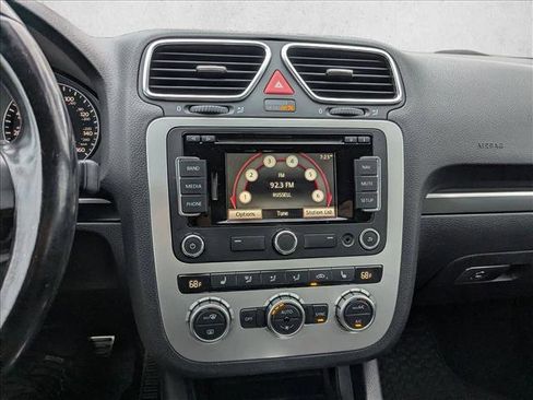 Used 2014 Volkswagen Eos Sport image 14