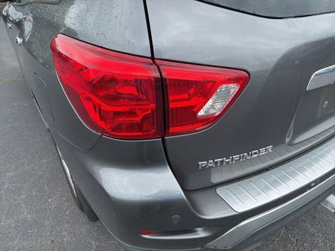 Used 2018 Nissan Pathfinder SL w/ SL Premium Package FWD image 15