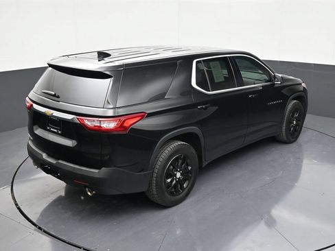 Used 2021 Chevrolet Traverse LS FWD image 16