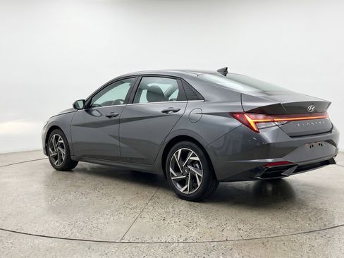 Used 2025 Hyundai Elantra Limited FWD image 6