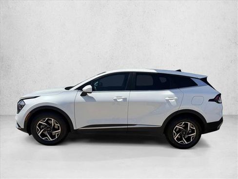 Used 2023 Kia Sportage LX FWD image 9
